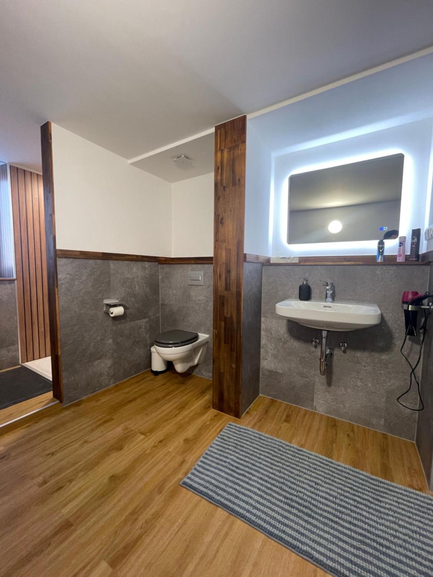 Exklusive Zimmer Mit Geteiltem Bad Und Kueche Kg Stadtilm Exterior photo
