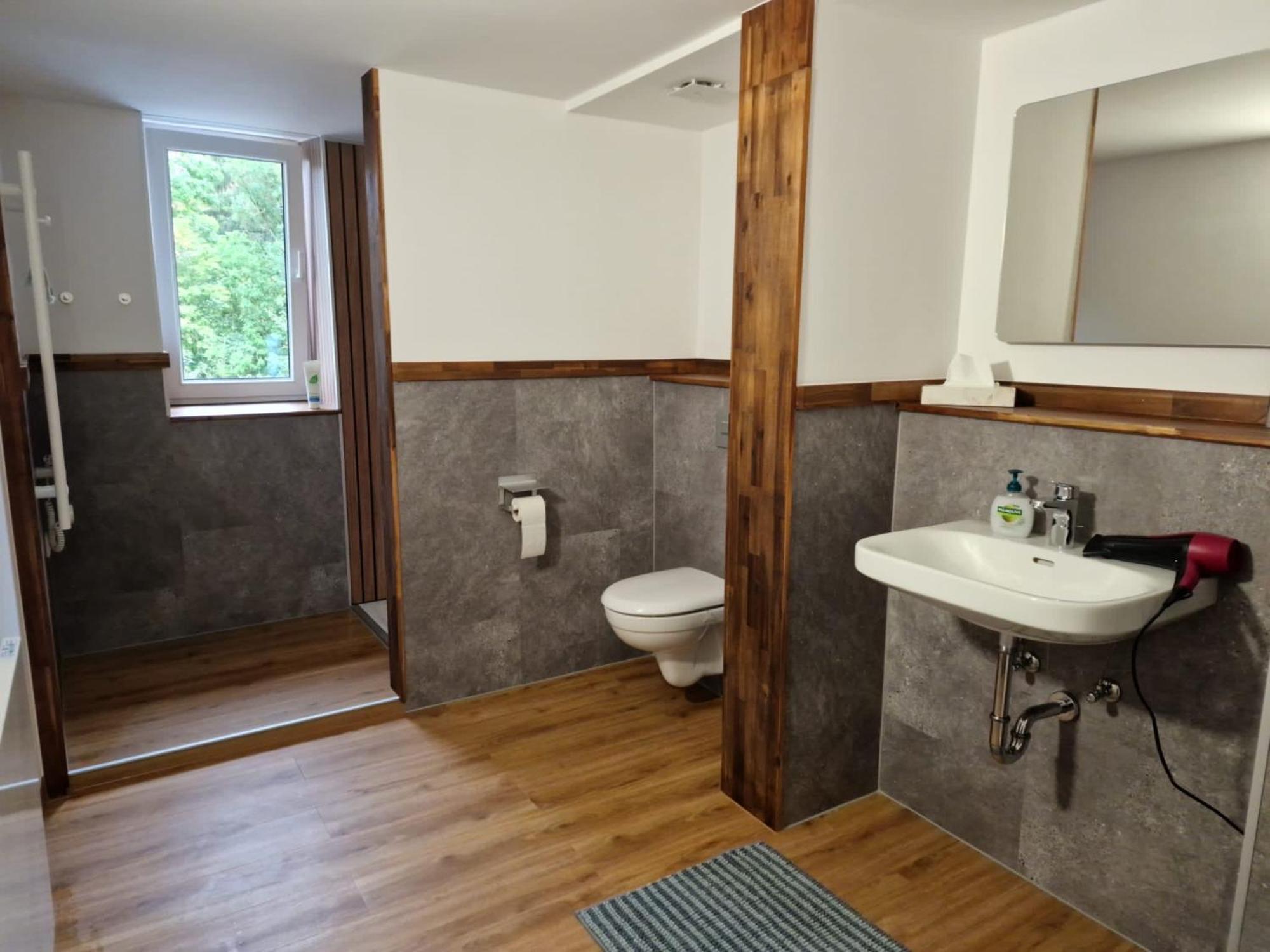 Exklusive Zimmer Mit Geteiltem Bad Und Kueche Kg Stadtilm Exterior photo