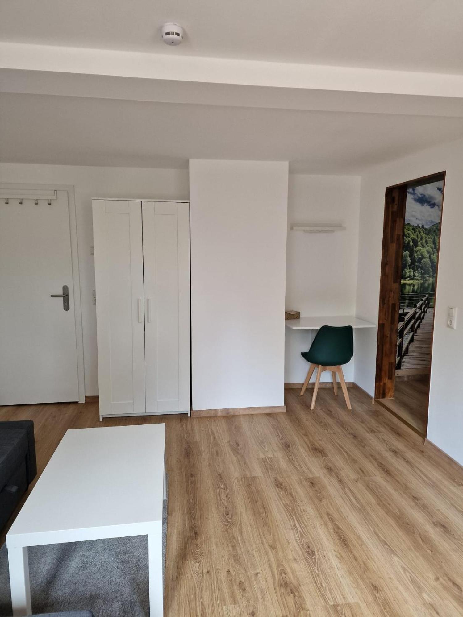 Exklusive Zimmer Mit Geteiltem Bad Und Kueche Kg Stadtilm Exterior photo